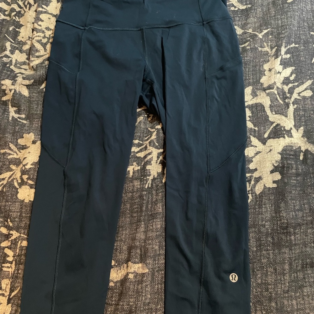 Lululemon blue capri pant